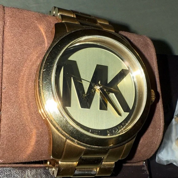 Michael Kors Gold-Tone women’s Watch - Picture 3 of 6